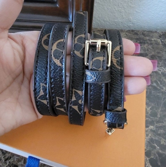 ❤Faux leather adjustable strap ❤ - Picture 2 of 11